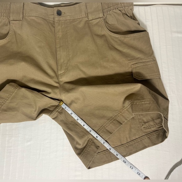 NWT ROUNDTREE & YORKE CASUALS CARGO SHORTS TAN ELASTIC WAIST 42 T1 - Picture 11 of 11